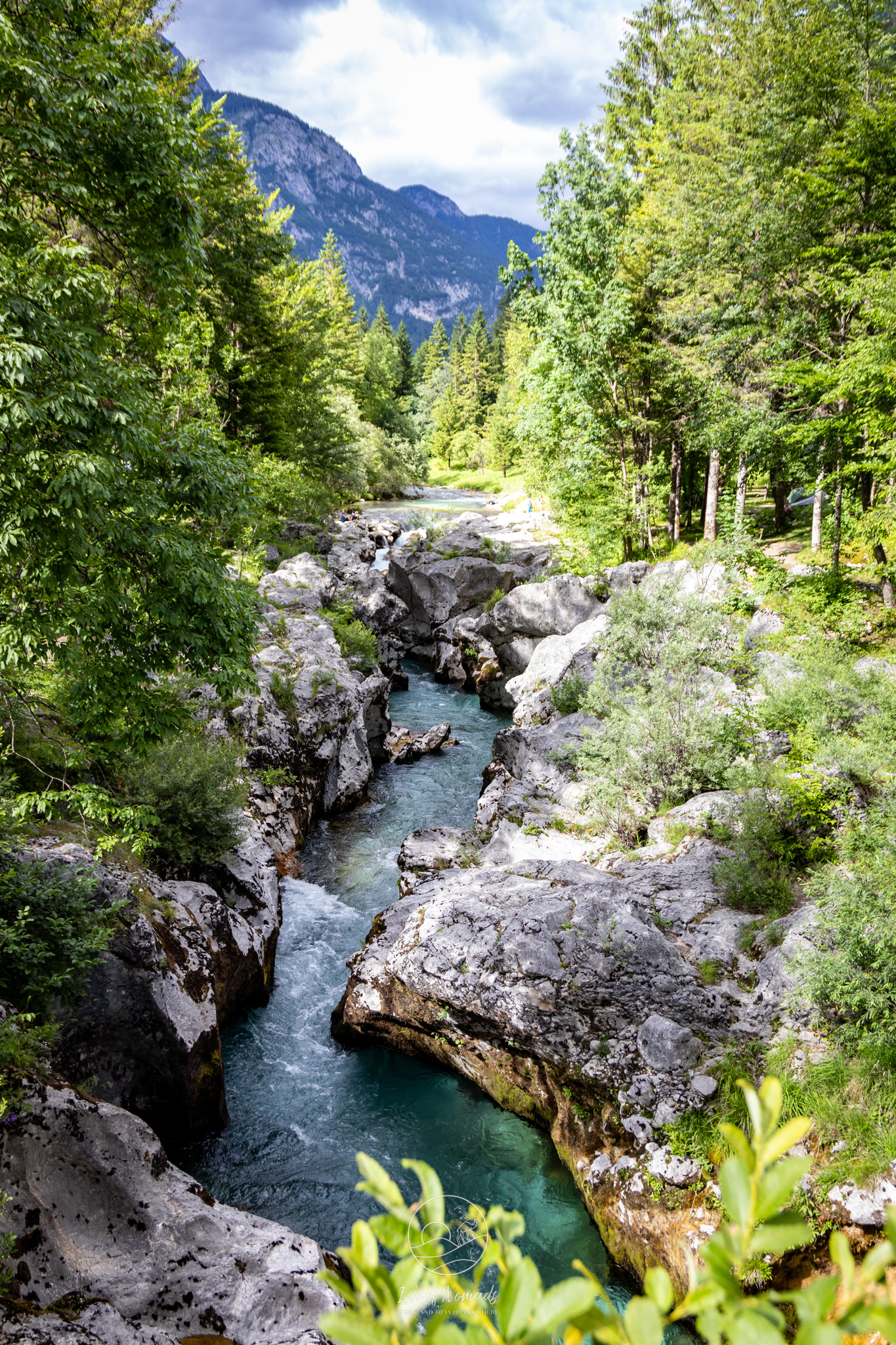 Slovenia has it all: Beautiful mountains, cute towns,...