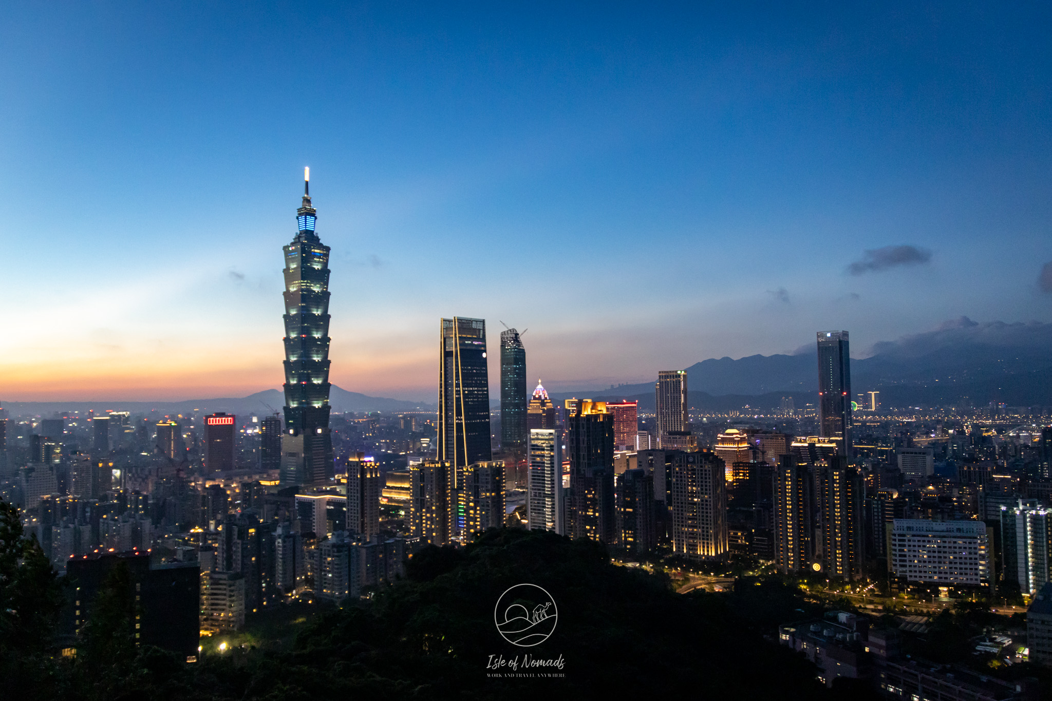 View of the skyline of Taipei as seen from Elephant mountain